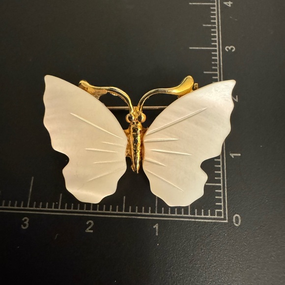 Jewelry - Elegant Dainty Gold and Cream Butterfly Brooch